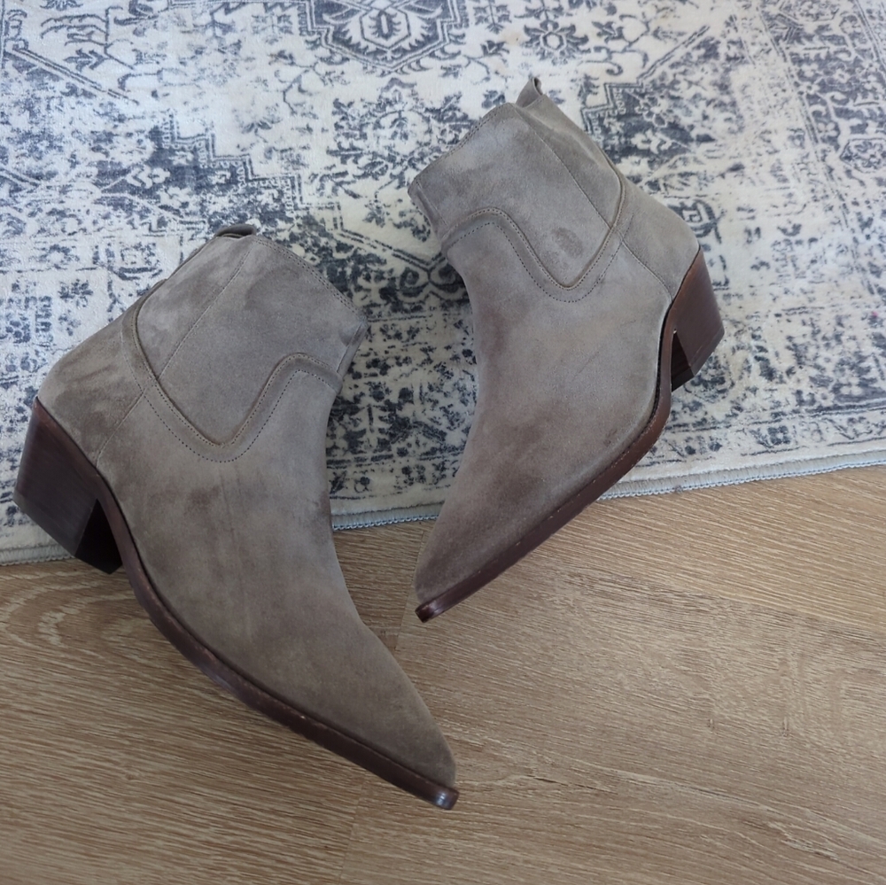 Veronica Beard Kinsley Taupe Suede Bootie Boot size 9.5
